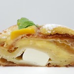 パンドール - 【2017.09】マンゴーのクロワッサンダマンド(カット断面)