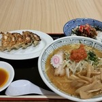 Chashu Yamusa Shiionsutairu To Yotaten - 