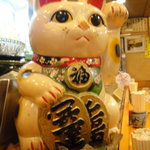 Rikuzen - カウンターには巨大な招き猫もいます♡