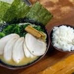 まくり家 - ほうれん草、チャーシュートッピング