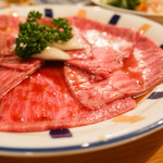 炭焼 金竜山 - 中カルビ