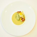 プレヴナンス - ランチコース 6500円 の長崎五島列島 天然のアオハタのポアレ 胡瓜のソース 胡瓜の花、オクラの花