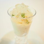 プレヴナンス - ランチコース 6500円 の透明のプリン ブラッドオレンジのコンフィチュール 木の芽のゼリー