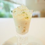 プレヴナンス - ランチコース 6500円 の透明のプリン ブラッドオレンジのコンフィチュール 木の芽のゼリー