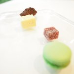 プレヴナンス - ランチコース 6500円 の小菓子4種類