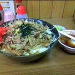 三ちゃん食堂 - 三ちゃん食堂に来たなら一度は焼肉丼を！