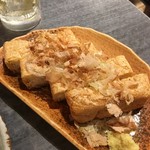 廻船呑屋 - 栃尾揚げ（ハーフ）ちゃんとおろし生姜が付いている