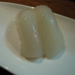 ｓｕｓｈｉ ｄｉｎｉｎｇ 鸞 - イカ（スダチと塩）