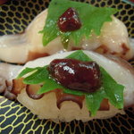 金太郎 - 明石産　タコの梅肉のせ