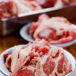 Daruma - 365日欠かさずに仕入れている新鮮なマトン肉。毎日開店直前に届きます。 
