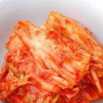 成吉思汗だるま - だるまを語る上でキムチの存在は欠くことが出来ません。ママが自宅で仕込みをし、毎日店に運んできます。 