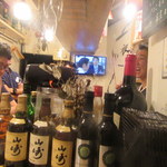 ヨナヨナ - 笑いが絶えない店内