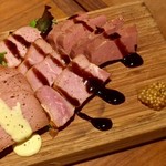 ガルニ - 佐伯豚のスモーク三種盛り