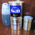 ラーメン二郎 - 卓上調味料