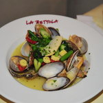 ラ・ベットラ・ダ・オチアイ - あさりと春野菜の白ワイン蒸し‘マソナーラ’