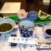 日本料理てら岡 中洲本店 - お通し＋ポン酢＋醤油