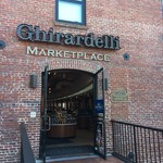 Ghirardelli Chocolate - 店舗入り口
