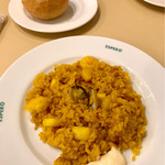 魚介のパエジャ、パン