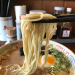 大砲ラーメン - 中細麺使ってます