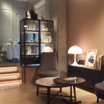 ドミニク・ブシェ トーキョー - ウェイティングスペース