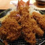 Tonkatsu Wakou - カニクリームコロッケ・エビフライ2尾・一口ひれかつ2個