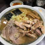 中華そば べんてん - 余ったチャーシューをトッピング！