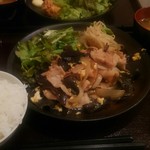 Sacchi Mo - 豚バラとキクラゲのオイスターソース炒め定食750円(税込)