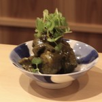 富小路 やま岸 - 青森のいたや貝昆布締め 淡路産鮑の肝で