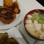 ラ・ベランダ - コロッケ、ミニ串カツ、お味噌汁