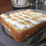 古本屋 カフェ サニーハウス - マシュマロキャラメルトースト