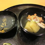 懐石料理 はし本 - お椀：焼きナス・岩手県産の松茸・蓮根餅