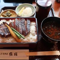 豚捨 KITTE丸の内店 - ステーキ重(杉)