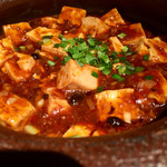 虎萬元 - 麻婆豆腐    豆豉が味の決め手になってる北京風麻婆豆腐！味が濃いので白御飯が必須！！