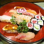 Tairyouzushi - すしランチのお寿司は13貫