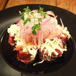 イタリアンバル シード - アボカドの牛タタキ包み