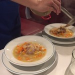 シェ シロ - ガルビュール(仏バスク地方 生ハムと野菜のスープ ソーセージ添え）