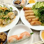 THI THI - 彩り豊か　ここがベトナム料理のすきなトコ♡
      肉入りお餅　海老生春巻き　揚げ春巻き