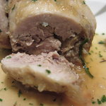 ア・ニュ ルトゥルヴェ・ヴー - ウズラのロースト　アンチョビとケッパーのソース　断面ＵＰ