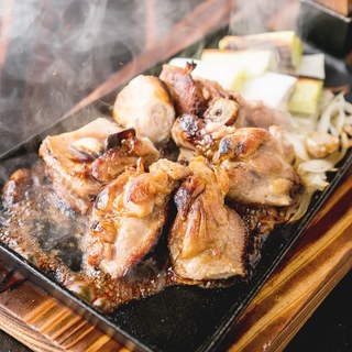 ``Kawayaki'' is an ancient traditional technique of eating meat using a hoe, a farming tool.