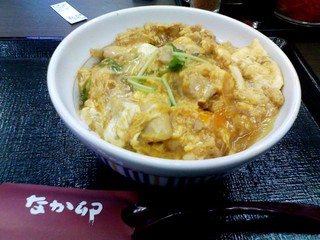 Nakau - 「親子丼（大盛り）」550円也。税込。