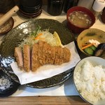 とん太 - 特ロースかつ定食