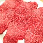 Shimura Tokujuen - 旨みがあり、ジュワッと肉汁が広がる、トップクラスの赤身肉のトウガラシ