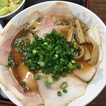 味平 - チャーシュー麺