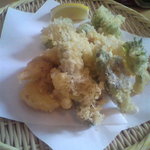 うなぎ亭 友栄 - オススメされた天ぷら。サックサク♪ふきのとう、竹の子など。