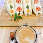 サクラ テーブル - ホットコーヒー