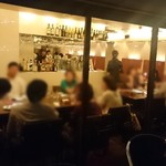 OUI - 店内　テラス席から