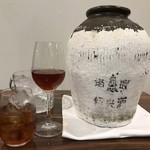 中華旬彩 森本 - 瓷出しの紹興酒