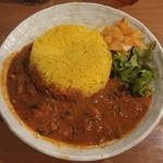 SPICY CURRY 魯珈 - 烏賊げそとオリーブとほうれん草のトマトマサラ