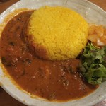 SPICY CURRY 魯珈 - 烏賊げそとオリーブとほうれん草のトマトマサラ