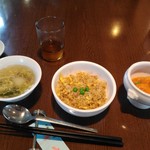 中国四川料理 秀峰 - スープとヤキメシ、エビチリ